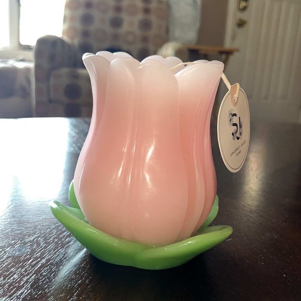 Sincerely Jules home flower candle